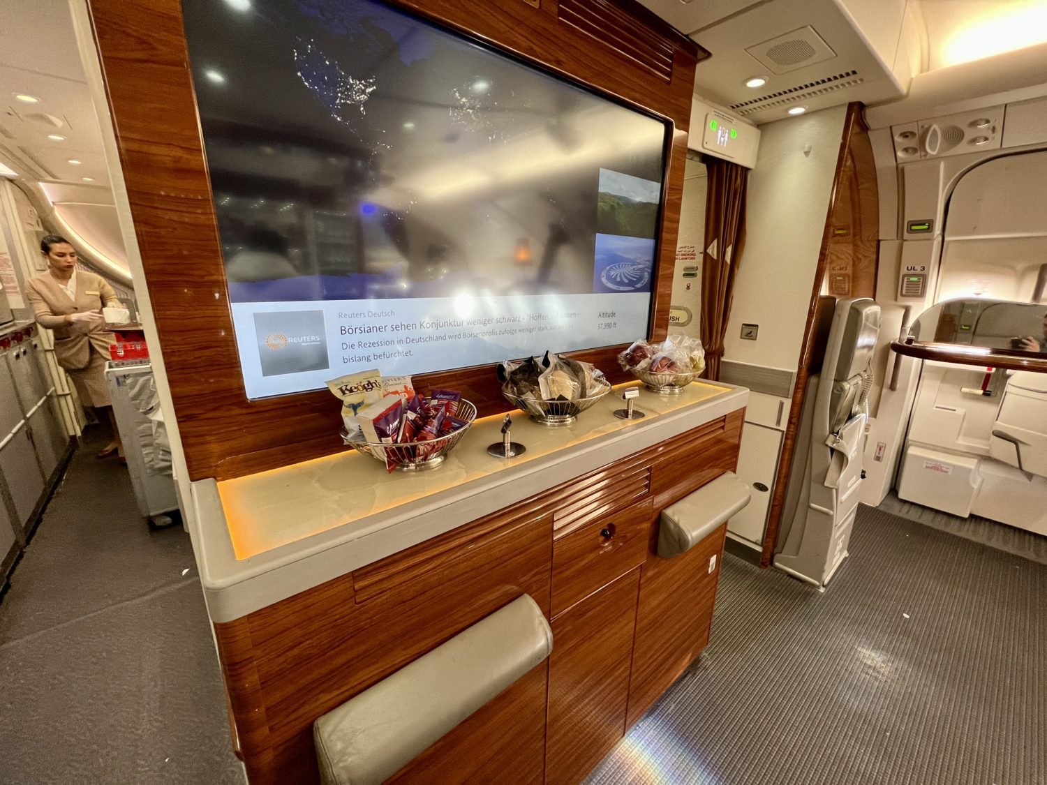 emirates business class bar