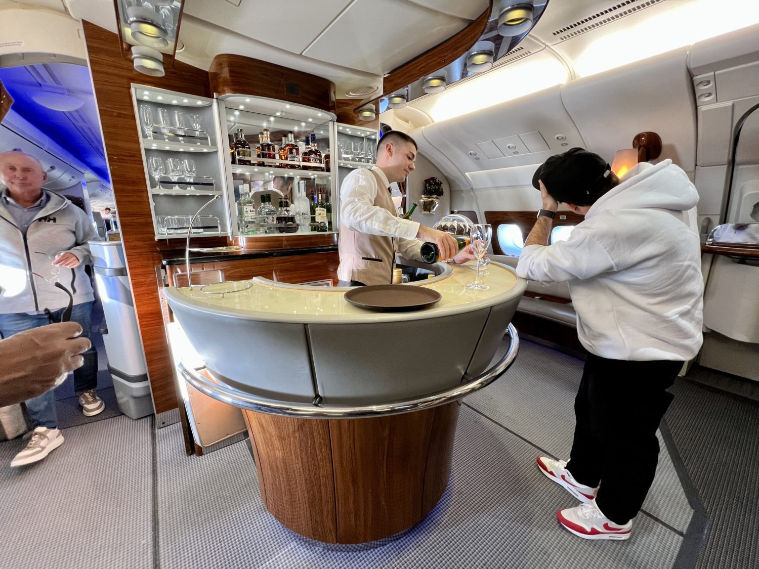 emirates business class bar