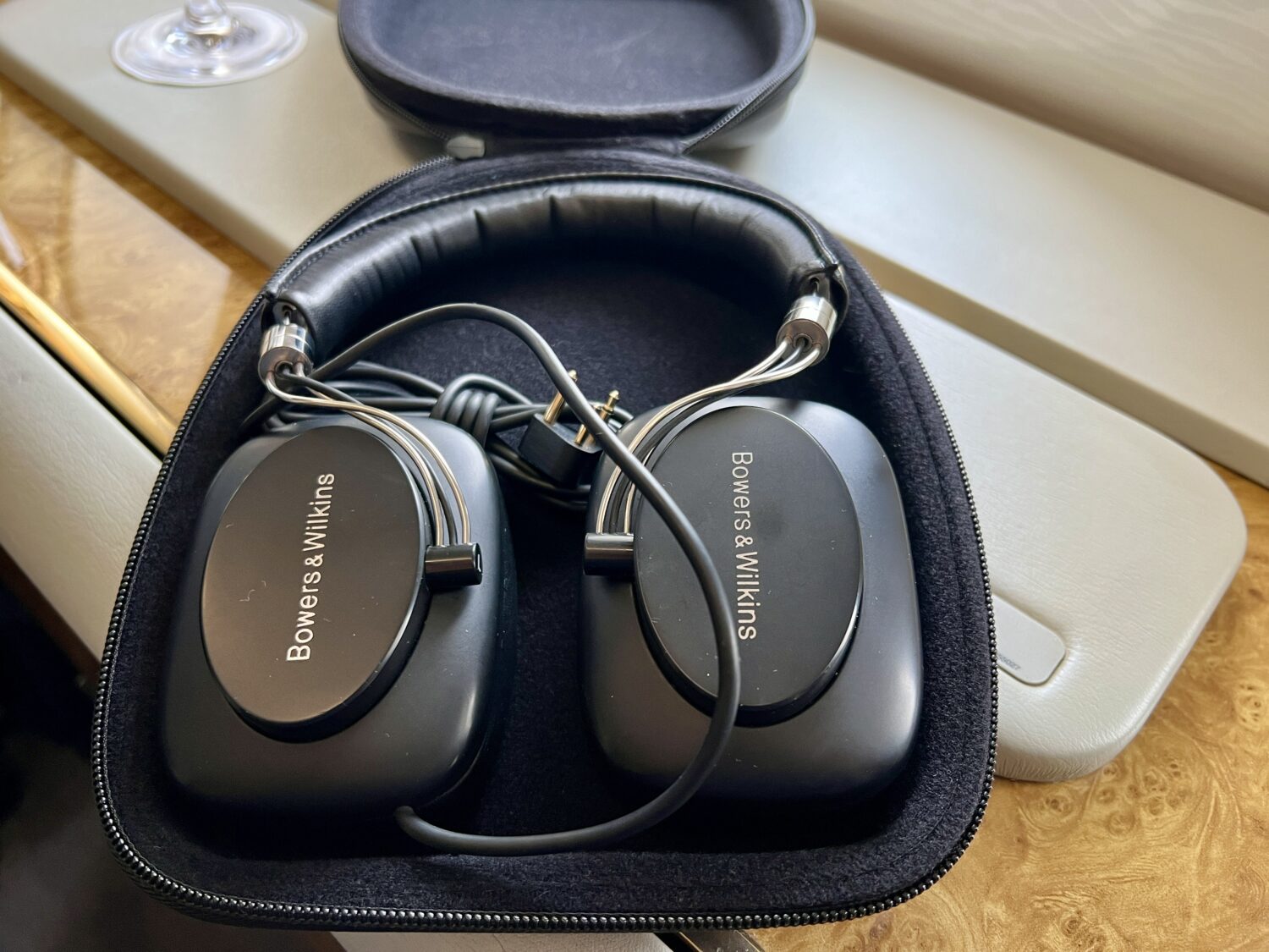 emirates first class headphones