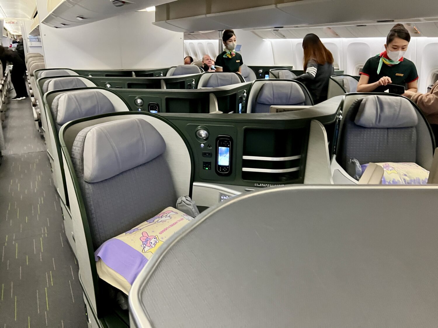 eva air business class cabin