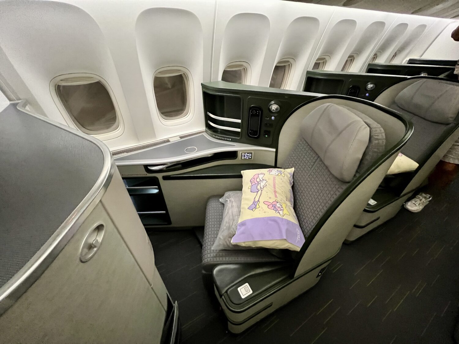 eva air business class seats