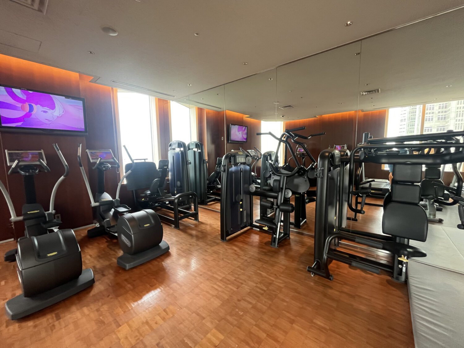 Hyatt Regency Tokyo fitness center equipment