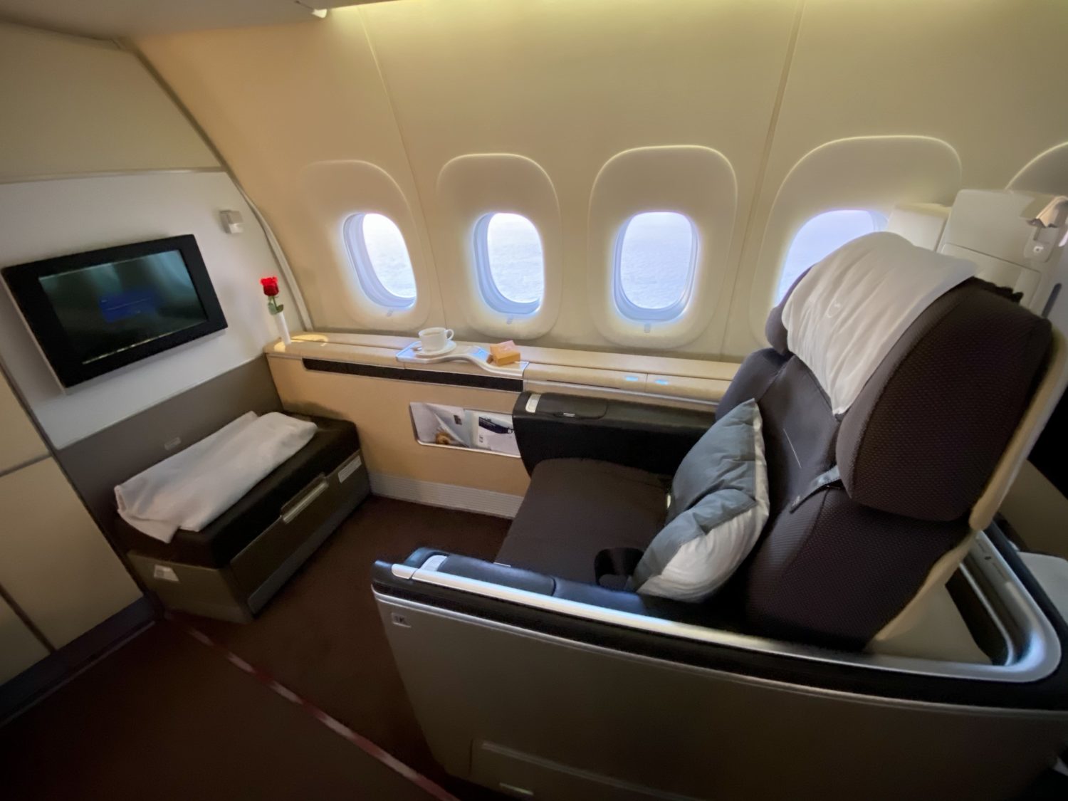 lufthansa first class seat