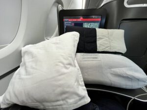 pillow blanket qantas business class
