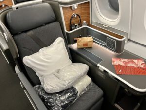 Qantas business class odd row seat