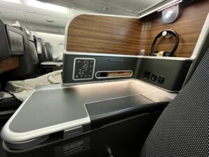 qantas business class seat desk