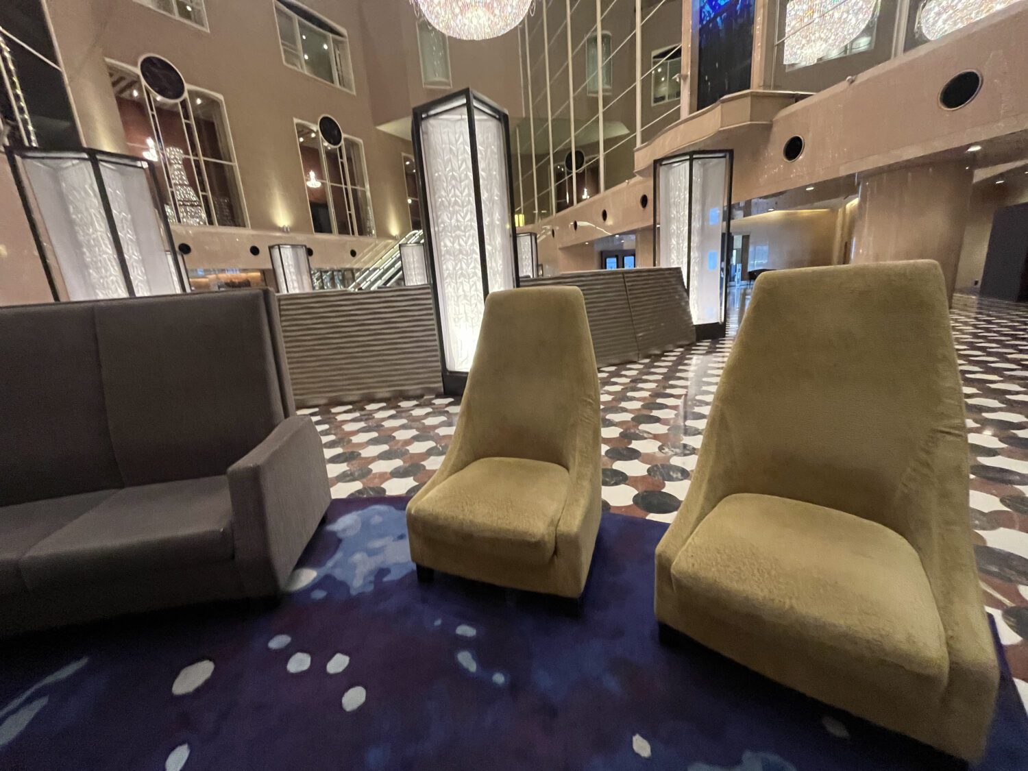 lobby seating at Hyatt Regency Tokyo