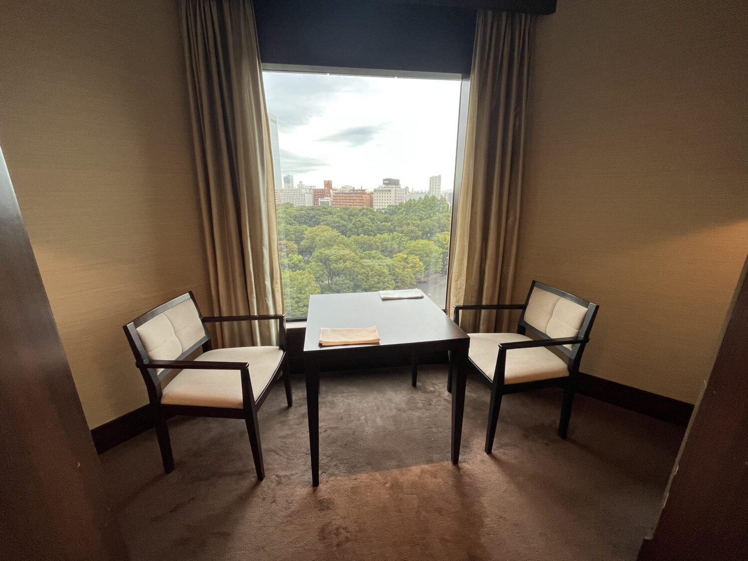 window seat for breakfast regency lounge tokyo
